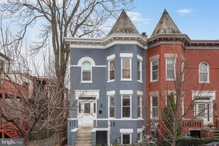 110 Seaton Pl NW, Unit 379 in Washington, DC - Building Photo