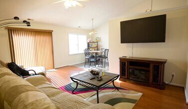 2410 Bradford St in Morehead City, NC - Building Photo - Building Photo