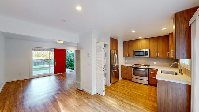 property at 1443 Casa Buena Dr
