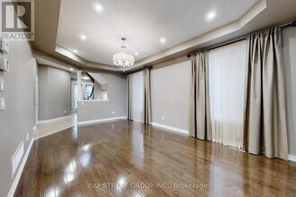 62 Whittington Dr in Hamilton, ON - Building Photo - Building Photo