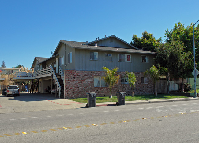 320 Pennsylvania Dr in Watsonville, CA - Building Photo - Building Photo