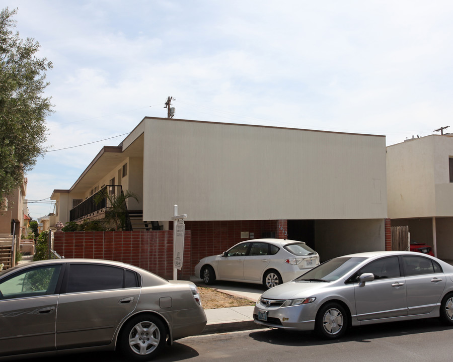 1412 Brockton Ave in Los Angeles, CA - Foto de edificio