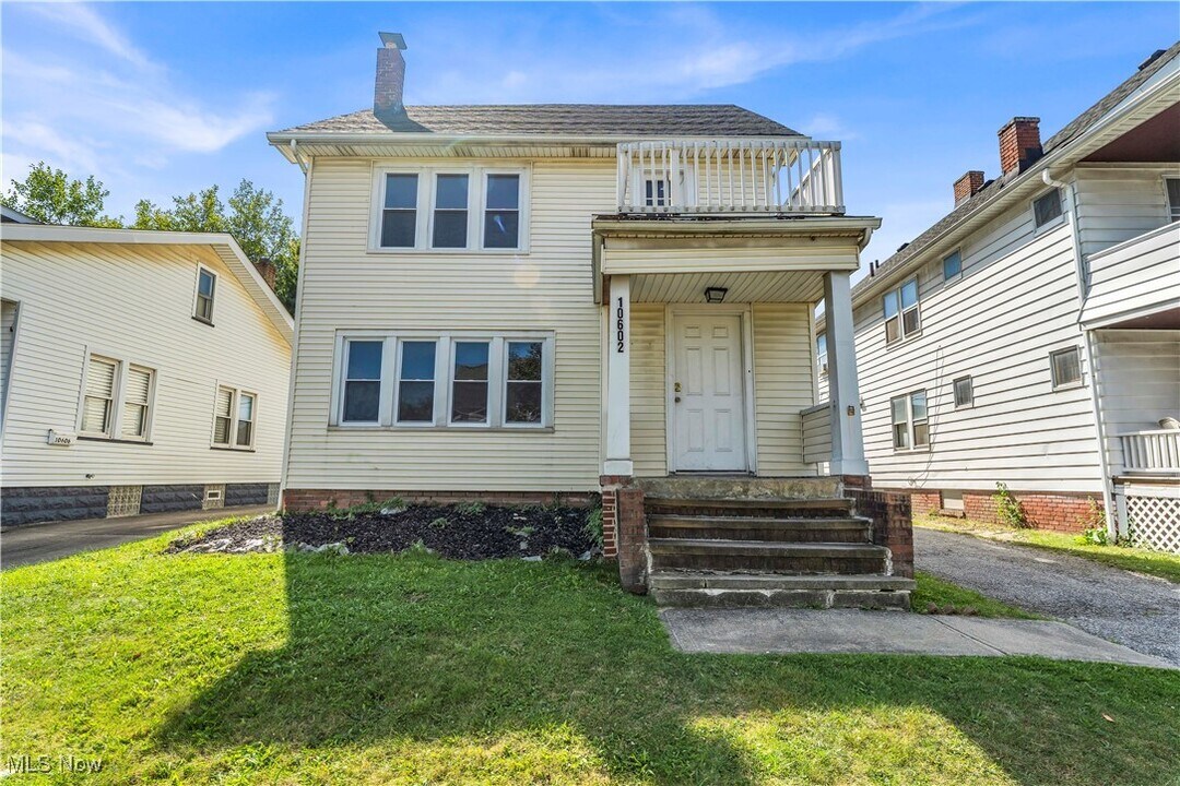 10602 Langton Ave in Garfield Heights, OH - Building Photo