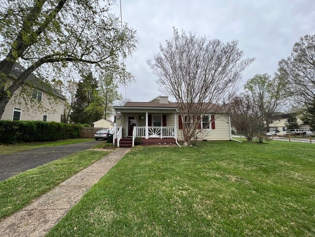 property at 2211 Westmoreland St