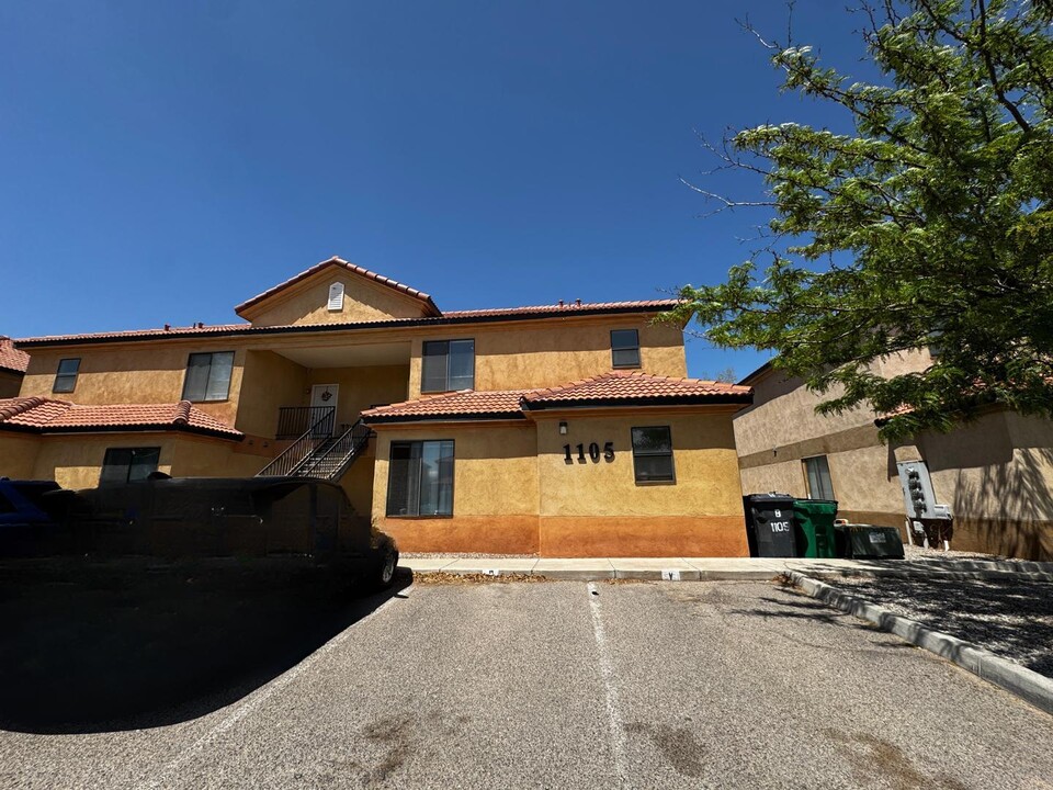 1105 Meadowlark Way SE in Rio Rancho, NM - Building Photo