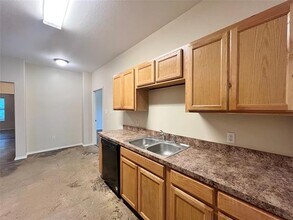 100 Lindas Creek Ln in Weatherford, TX - Building Photo - Building Photo