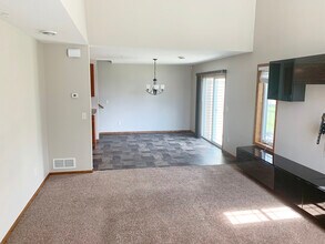 7279 147 Ln NW in Ramsey, MN - Foto de edificio - Building Photo