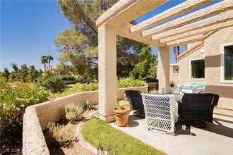 7805 Harbour Towne Ave in Las Vegas, NV - Building Photo - Building Photo