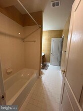 16979 Horton Ct in Dumfries, VA - Foto de edificio - Building Photo