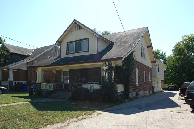 218 University Ave in Lexington, KY - Foto de edificio - Building Photo