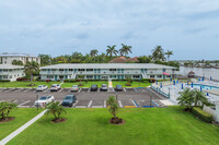 Hampton Gardens in Boynton Beach, FL - Foto de edificio - Building Photo