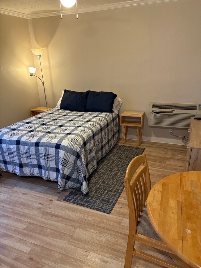 1050 E 8th St in Chico, CA - Building Photo - Building Photo