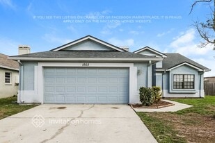 1503 Attleboro Ln in Brandon, FL - Building Photo