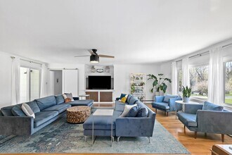 15 N Cartwright Rd in Shelter Island, NY - Building Photo - Building Photo