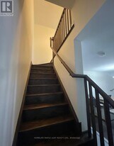 203 Lemieux Ct in Milton, ON - Building Photo