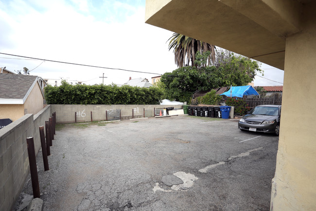 1047 S Catalina St in Los Angeles, CA - Building Photo - Building Photo