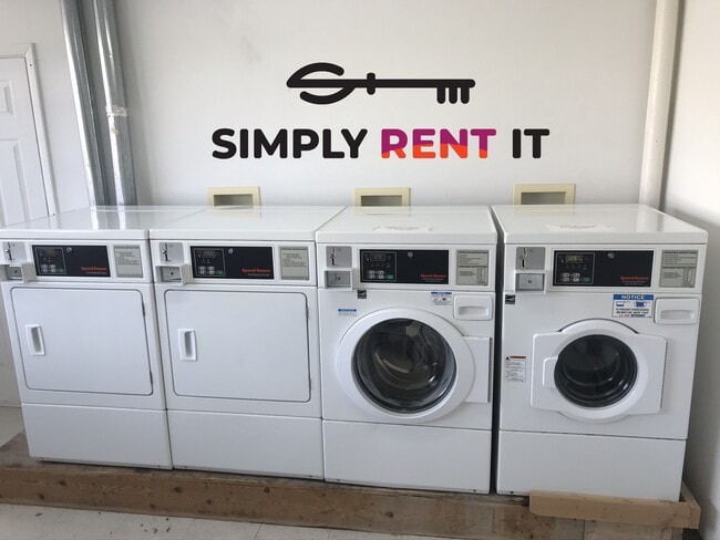 213 N Main St in Roland, IA - Building Photo - Building Photo