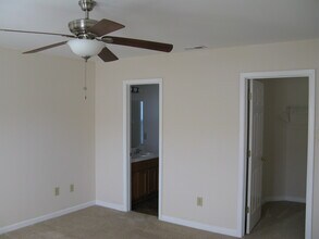8100 Cypresstree Ln in Mechanicsville, VA - Building Photo - Building Photo