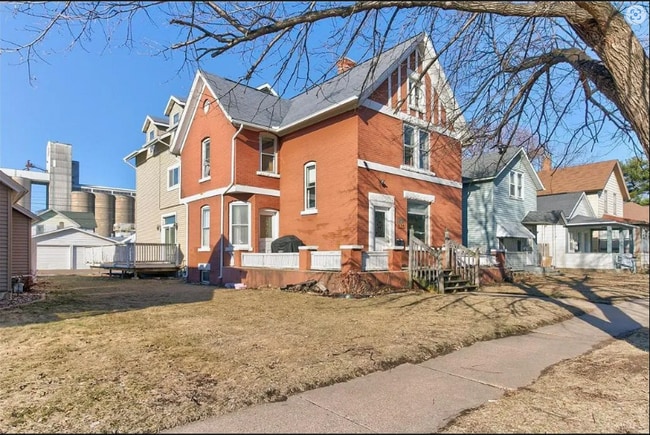 536 W 5th St in Winona, MN - Building Photo - Building Photo