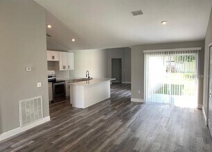 118 Pine Rustle Ln in Auburndale, FL - Foto de edificio - Building Photo