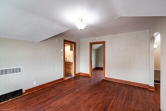 1917 Jackson St in La crosse, WI - Building Photo - Building Photo