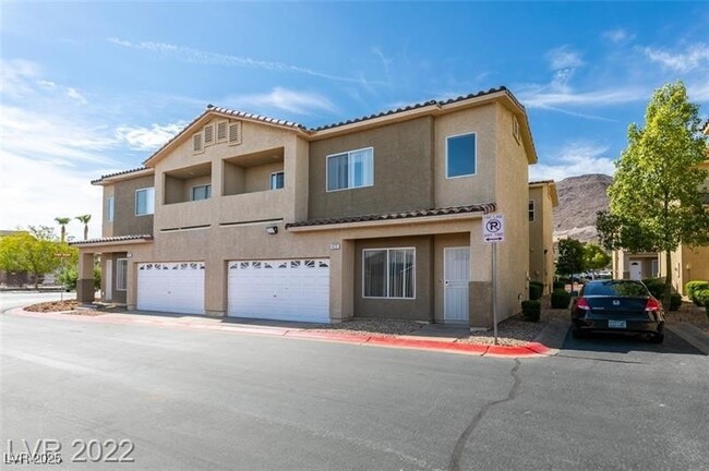 475 Lost Eagle Way, Unit #2 in Henderson, NV - Building Photo - Building Photo