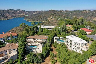 1861 Bel Air Rd in Los Angeles, CA - Building Photo - Building Photo