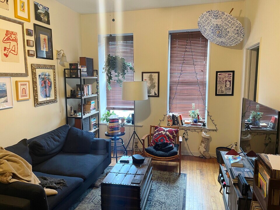 1627 N Winchester Ave, Unit 1R in Chicago, IL - Building Photo