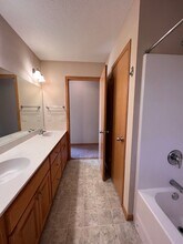 593 W 9th St in New Richmond, WI - Building Photo - Building Photo