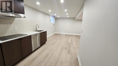 97 Luba Ave in Richmond Hill, ON - Building Photo - Building Photo