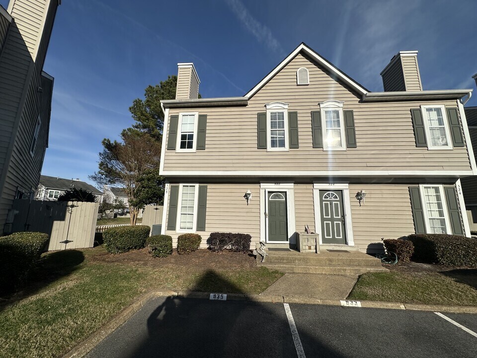 528 Furman Ct in Virginia Beach, VA - Building Photo