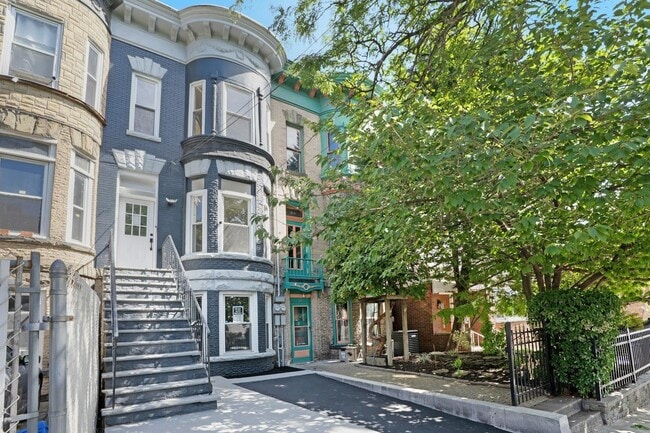 property at 52 Brinkerhoff St