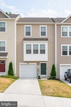 64 Tate Manor Dr in Charles Town, WV - Foto de edificio - Building Photo