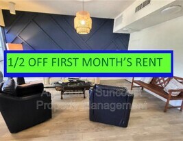 7400 Sun Island Dr S in South Pasadena, FL - Building Photo