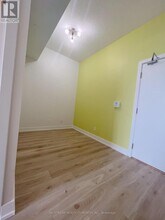 128 Fairview Mall Dr in Toronto, ON - Building Photo - Building Photo