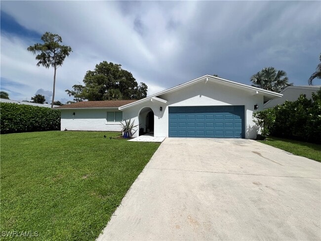 858 Rose Way in Naples, FL - Building Photo - Building Photo