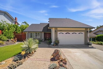 6001 Castlebrook Dr in Castro Valley, CA - Foto de edificio - Building Photo