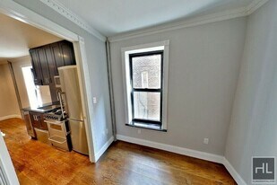 East 106th Street, Unit 21 in New York, NY - Building Photo