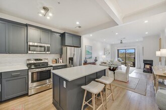 1741 Spyglass Dr in Austin, TX - Building Photo - Building Photo