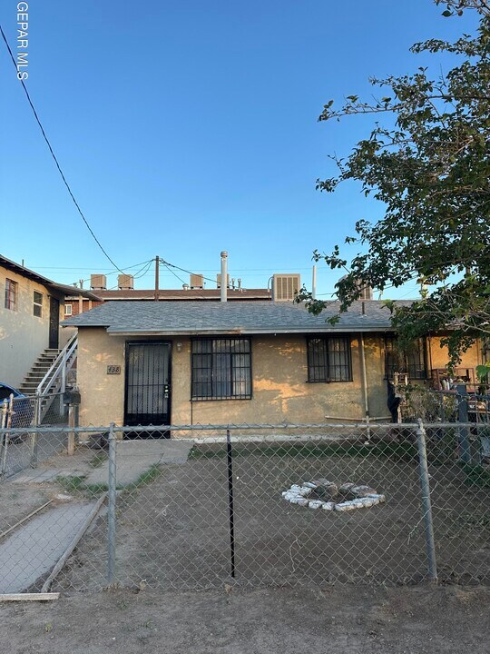 438 Duran Pl in El Paso, TX - Building Photo