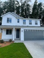 6750 Skipper Ln SE in Port Orchard, WA - Building Photo