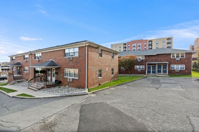 51 1st St in Hackensack, NJ - Building Photo - Building Photo