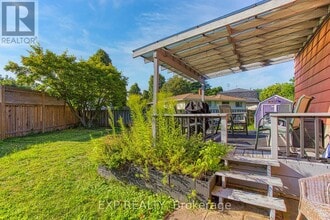 4453 Meadowvale Dr in Niagara Falls, ON - Building Photo - Building Photo