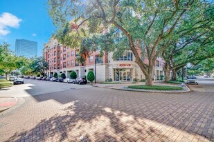 300 St Joseph Pkwy in Houston, TX - Building Photo