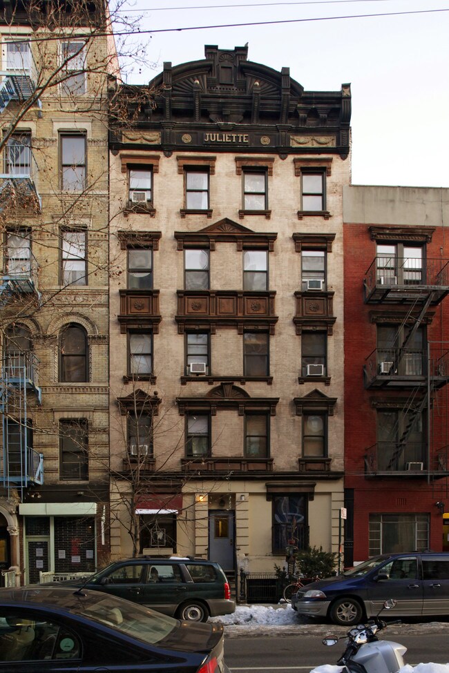 317 E 9th St in New York, NY - Building Photo - Building Photo