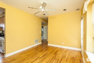 4710 N Bernard St-Unit -3WCH in Chicago, IL - Building Photo - Building Photo