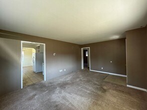 248 SE 9th St in Madras, OR - Building Photo - Building Photo