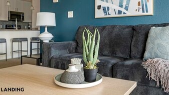 655 W Mallard Creek Church Rd in Charlotte, NC - Building Photo