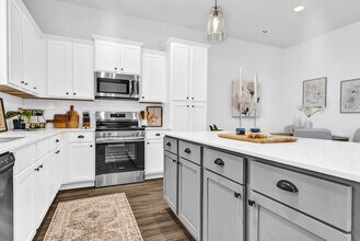 38634 Spur 149 Rd in Magnolia, TX - Foto de edificio - Building Photo