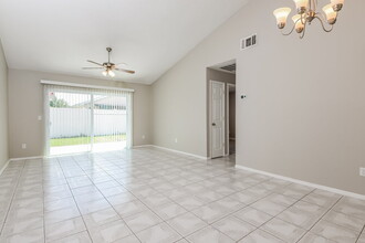 13025 San Diego Woods Ln in Orlando, FL - Building Photo - Building Photo